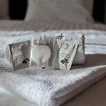 Anna S Cozy With Private Forest, Canopy Terrace & Parking, Near Red Bull Ring