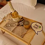 Anna S Cozy With Private Forest, Canopy Terrace & Parking, Near Red Bull Ring דירה *