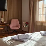 Anna S Cozy With Private Forest, Canopy Terrace & Parking, Near Red Bull Ring דירה *