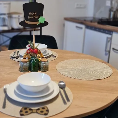 Anna S Cozy With Private Forest, Canopy Terrace & Parking, Near Praebichl