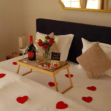 Anna S Cozy With Private Forest, Canopy Terrace & Parking, Near Red Bull Ring *
