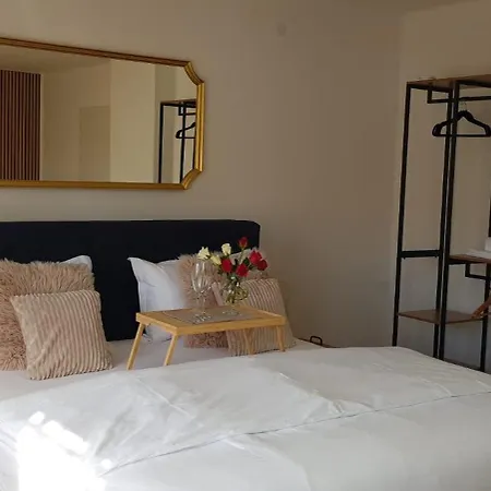 Anna S Cozy With Private Forest, Canopy Terrace & Parking, Near Red Bull Ring *