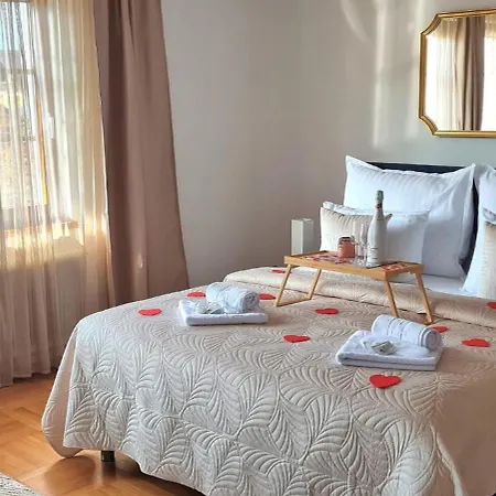شقة Anna S Cozy With Private Forest, Canopy Terrace & Parking, Near Red Bull Ring