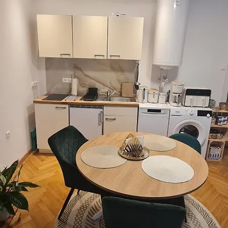 Anna S Cozy With Private Forest, Canopy Terrace & Parking, Near Praebichl * Sankt Michael in Obersteiermark