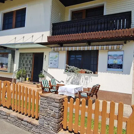 Anna S Cozy With Private Forest, Canopy Terrace & Parking, Near Red Bull Ring דירה *
