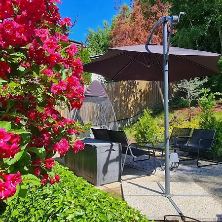 Anna S Cozy With Private Forest, Canopy Terrace & Parking, Near Red Bull Ring *