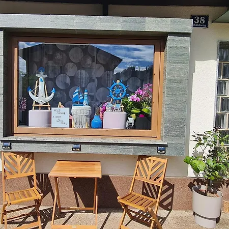 Anna S Cozy With Private Forest, Canopy Terrace & Parking, Near Red Bull Ring Lägenhet Sankt Michael in Obersteiermark