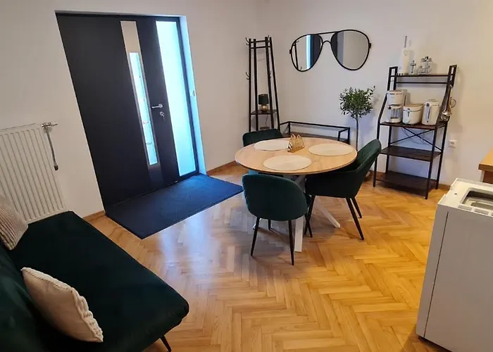 아파트 Anna S Cozy With Private Forest, Canopy Terrace & Parking, Near Praebichl *