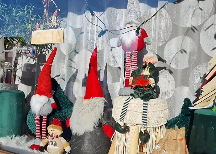 Anna S Cozy With Private Forest, Canopy Terrace & Parking, Near Praebichl 아파트