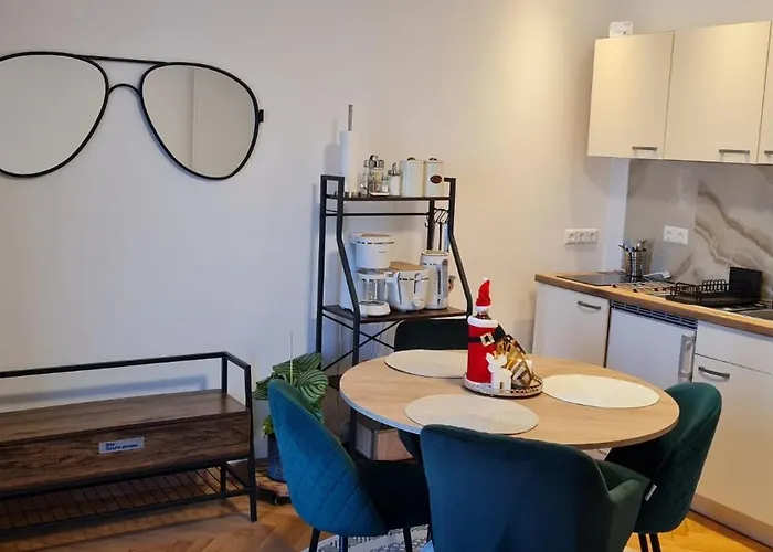 Anna S Cozy With Private Forest, Canopy Terrace & Parking, Near Praebichl * 장크트 미하엘 인 오베르슈타이어마르크