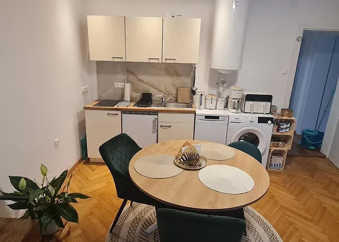 Anna S Cozy With Private Forest, Canopy Terrace & Parking, Near Praebichl * Sankt Michael in Obersteiermark